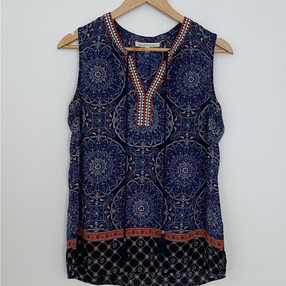 Daniel Rainn Blue Mandala Kaleidoscope Sleeveless Tassel Blouse - Medium